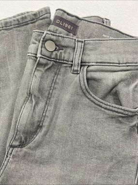 DL1961 Light Gray High-Rise Straight Leg Vintage Ankle Jeans size 24